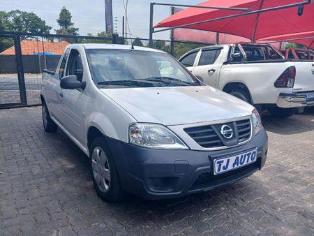 2018-Nissan-NP200-15-dCi-Safety-Pack_2