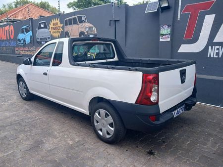 2018-Nissan-NP200-15-dCi-Safety-Pack_3