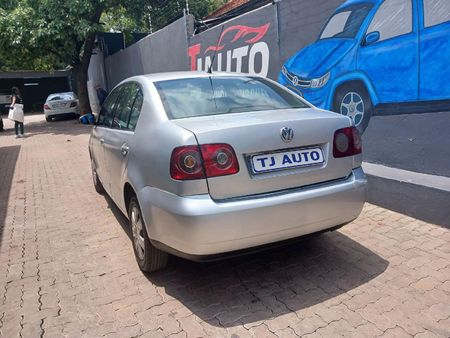 2015-Volkswagen-Polo-Vivo-14-Trendline-5-dr_4