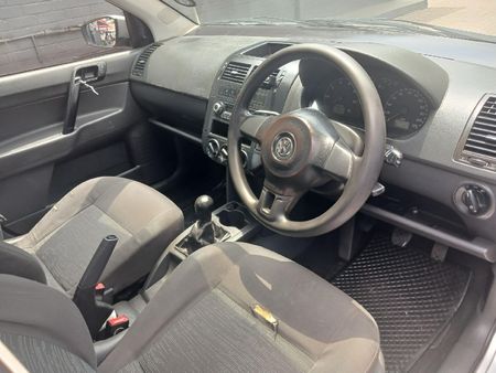 2015-Volkswagen-Polo-Vivo-14-Trendline-5-dr_6