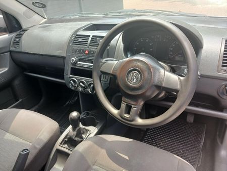 2015-Volkswagen-Polo-Vivo-14-Trendline-5-dr_7