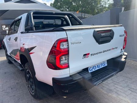 2020-Toyota-Hilux-28-GD-6-GR-S-4x4-Auto-Double-Cab_3