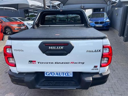 2020-Toyota-Hilux-28-GD-6-GR-S-4x4-Auto-Double-Cab_4
