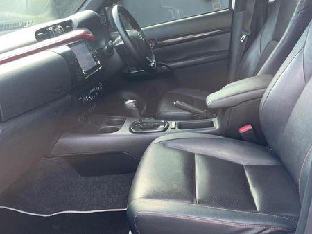 2020-Toyota-Hilux-28-GD-6-GR-S-4x4-Auto-Double-Cab_8