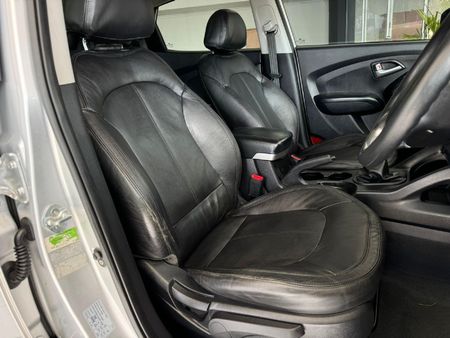 2012-Hyundai-ix35-20-GLS-Executive_9