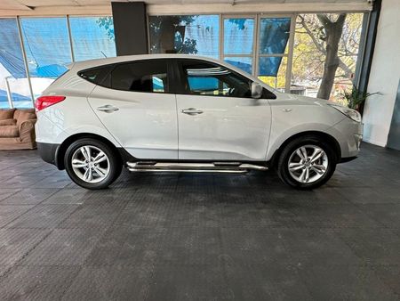 2012-Hyundai-ix35-20-GLS-Executive_2