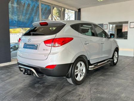 2012-Hyundai-ix35-20-GLS-Executive_3