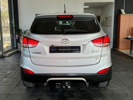 2012-Hyundai-ix35-20-GLS-Executive_4