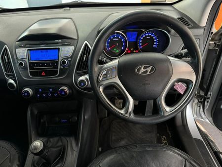 2012-Hyundai-ix35-20-GLS-Executive_6