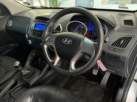2012-Hyundai-ix35-20-GLS-Executive_7