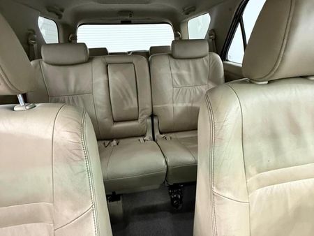 2010-Toyota-Fortuner-30-D-4D-Raised-Body-4x4_11