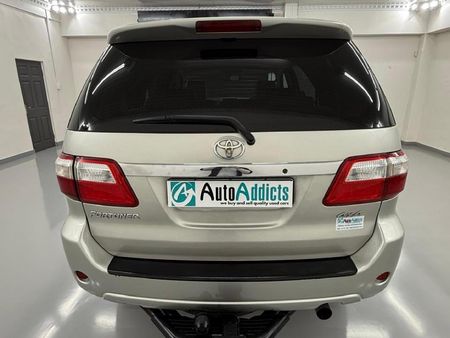2010-Toyota-Fortuner-30-D-4D-Raised-Body-4x4_2