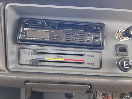 1998-Nissan-1400-Champ_12