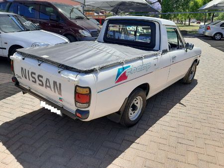 1998-Nissan-1400-Champ_6