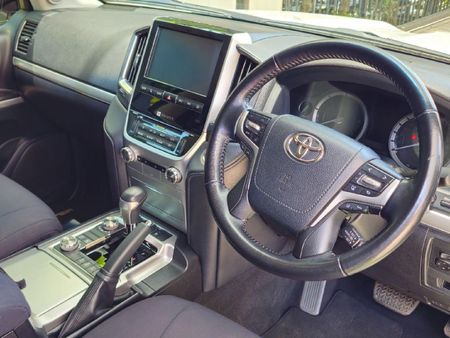 2020-Toyota-Land-Cruiser-200-45-D-V8-VX-R-Auto_9