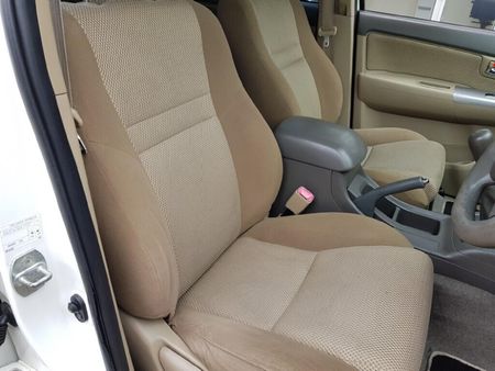 2014-Toyota-Fortuner-25-D-4D-Raised-Body_10