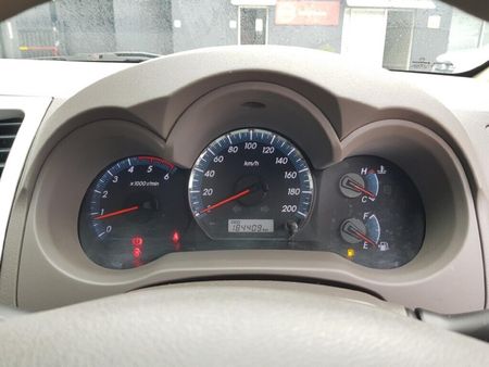 2014-Toyota-Fortuner-25-D-4D-Raised-Body_11