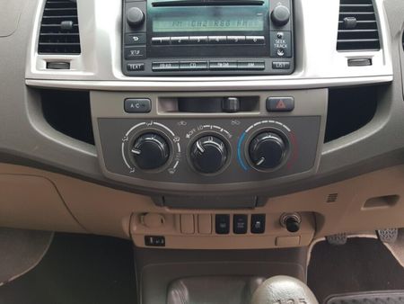 2014-Toyota-Fortuner-25-D-4D-Raised-Body_16