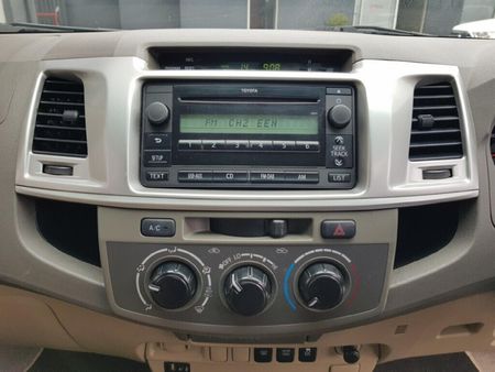2014-Toyota-Fortuner-25-D-4D-Raised-Body_17