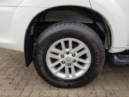 2014-Toyota-Fortuner-25-D-4D-Raised-Body_18