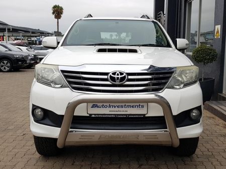 2014-Toyota-Fortuner-25-D-4D-Raised-Body_1