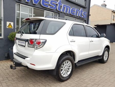 2014-Toyota-Fortuner-25-D-4D-Raised-Body_3