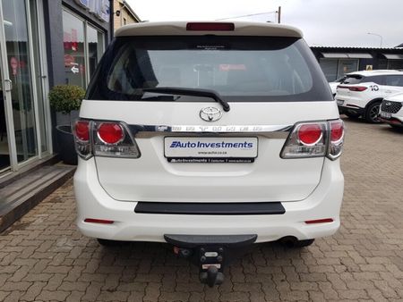 2014-Toyota-Fortuner-25-D-4D-Raised-Body_4