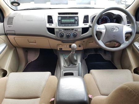 2014-Toyota-Fortuner-25-D-4D-Raised-Body_8