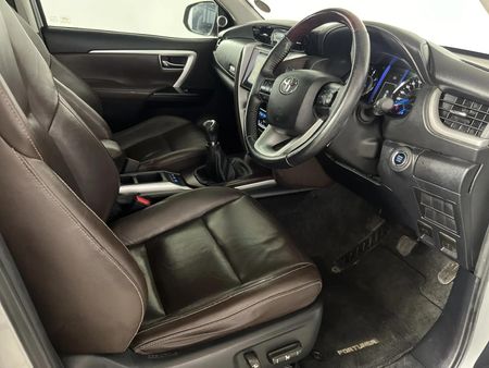 2018-Toyota-Fortuner-28-GD-6-Raised-Body_9