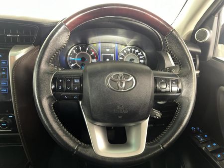 2018-Toyota-Fortuner-28-GD-6-Raised-Body_11