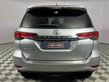 2018-Toyota-Fortuner-28-GD-6-Raised-Body_15