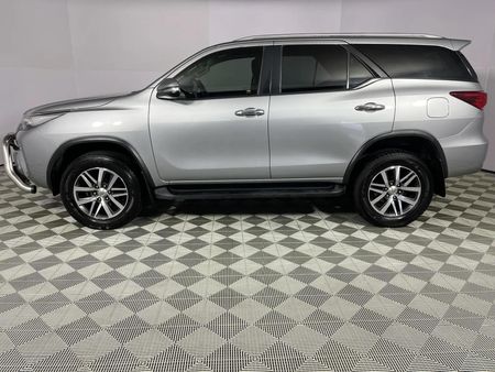 2018-Toyota-Fortuner-28-GD-6-Raised-Body_16