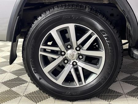 2018-Toyota-Fortuner-28-GD-6-Raised-Body_5