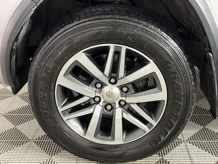 2018-Toyota-Fortuner-28-GD-6-Raised-Body_7
