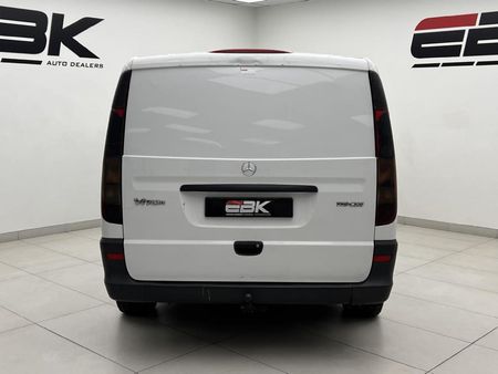 2010-Mercedes-Benz-Vito-115-CDI-Panel-Van_4
