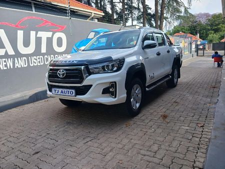 2019-Toyota-Hilux-24-GD-6-Raised-Body-SRX-Auto-Double-Cab_0