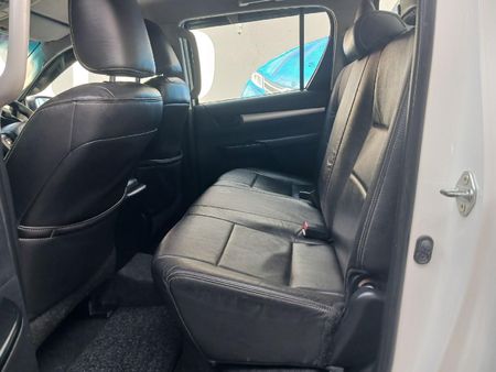 2019-Toyota-Hilux-24-GD-6-Raised-Body-SRX-Auto-Double-Cab_9