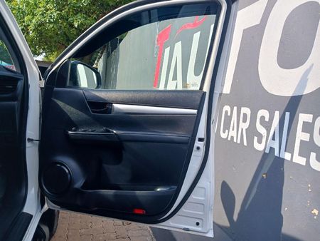 2019-Toyota-Hilux-24-GD-6-Raised-Body-SRX-Auto-Double-Cab_10