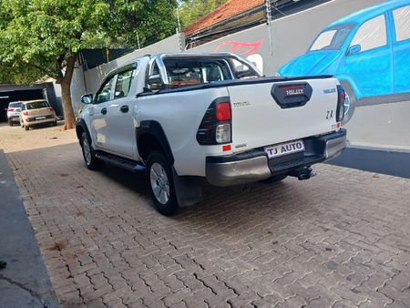 2019-Toyota-Hilux-24-GD-6-Raised-Body-SRX-Auto-Double-Cab_4