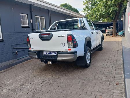 2019-Toyota-Hilux-24-GD-6-Raised-Body-SRX-Auto-Double-Cab_5