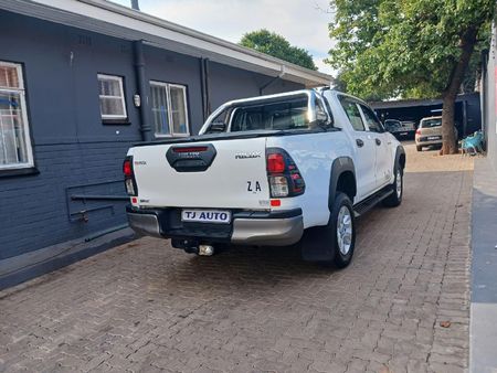 2019-Toyota-Hilux-24-GD-6-Raised-Body-SRX-Auto-Double-Cab_6
