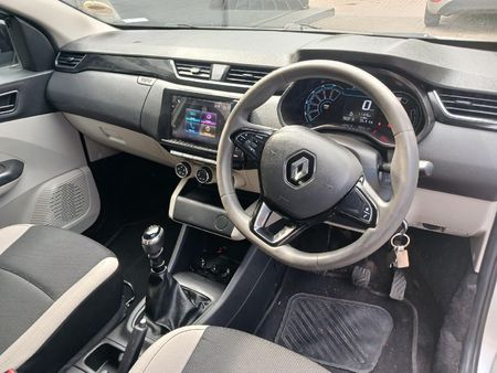 2023-Renault-Triber-10-Dynamique_9