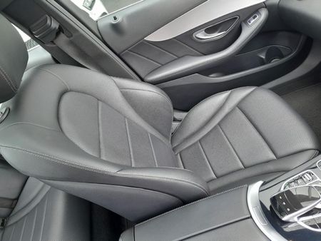 2018-Mercedes-Benz-C-Class-C220D-AMG-Line-Auto_10