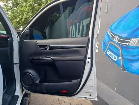 2019-Toyota-Hilux-28-GD-6-GR-S-4x4-Auto-Double-Cab_10