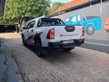 2019-Toyota-Hilux-28-GD-6-GR-S-4x4-Auto-Double-Cab_3
