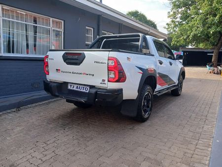 2019-Toyota-Hilux-28-GD-6-GR-S-4x4-Auto-Double-Cab_4