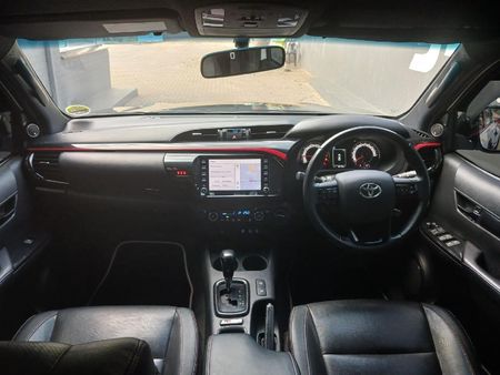 2019-Toyota-Hilux-28-GD-6-GR-S-4x4-Auto-Double-Cab_5