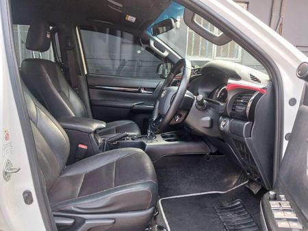 2019-Toyota-Hilux-28-GD-6-GR-S-4x4-Auto-Double-Cab_8
