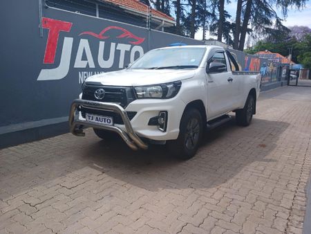 2017-Toyota-Hilux-24-GD-6-SR-4x4-Single-Cab_0