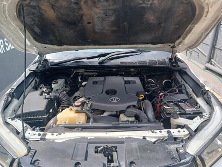 2017-Toyota-Hilux-24-GD-6-SR-4x4-Single-Cab_10